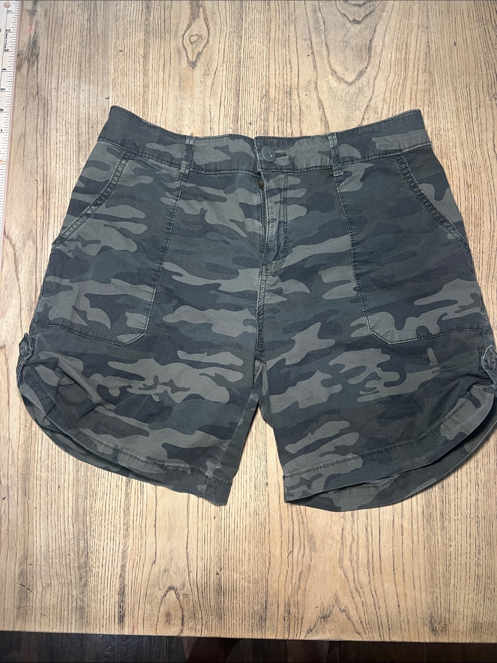 Women’s Camo Cargo Shorts Cute Button Sods Details - Olive Green Camo Small